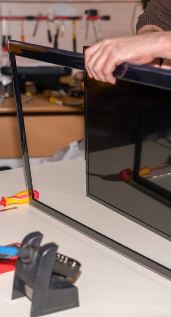 homeguide-tv-repair-service-fixing-lcd-tv-by-disassembly-led-panel-repair-of-television-screen